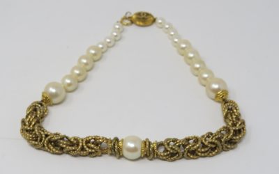 Chanel: a Simulated Pearl Chunky Necklace